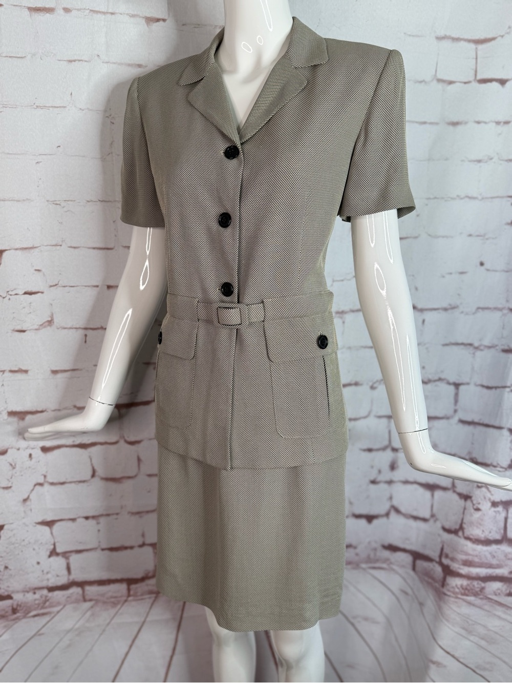 VTG ANN TAYLOR Petite 2 Piece Black & Tan Belted Jacket Pencil Skirt Suit Set 8P - Picture 3 of 15